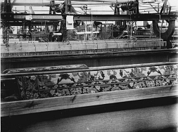 Axminster Produktion vor 1959.jpg Axminster Produktion vor 1959.jpg