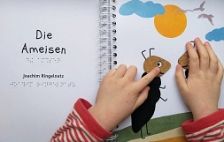 Kinderbuch in Brailleschrift © Förderverein Freunde des barrierefreien Lesens e.V.